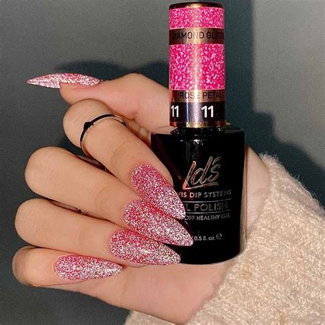 What Kind of Reflective Gel Polish Will Make You Become the Center of ...