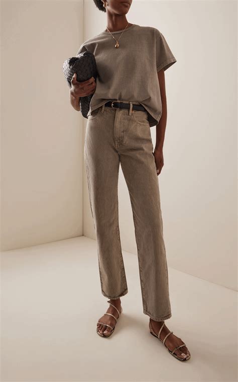 London - Outskirts - Romy