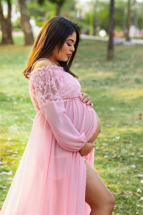 Peaceful crop nude pregnant woman · Free Stock Photo