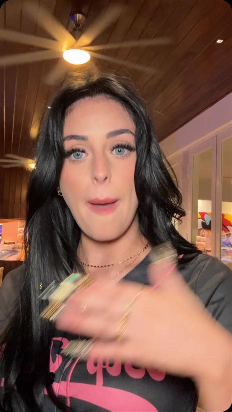 camilla araujo | pretty in pink