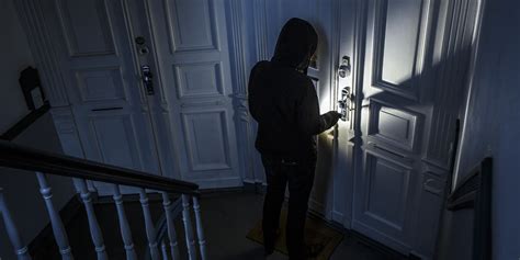 An Intruder Is In Your Home -- This Is How You Can Defend Yourself ...