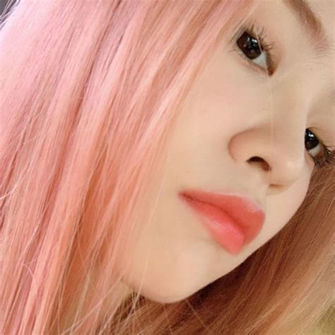 Pin by ic304 on RED VELVET | Red velvet, Velvet, Pink hair