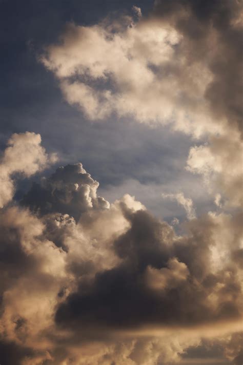 Dark Clouds in the Sky · Free Stock Photo