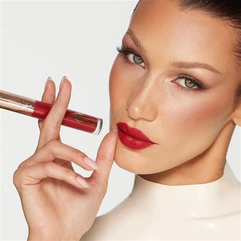 Губные помады от Шарлотты Тилбери Airbrush Flawless Lip Blur 2023 ...