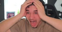 jamie__lul um 19:59 uhr wenn er sich erinnert dass stream pause vorbei ...