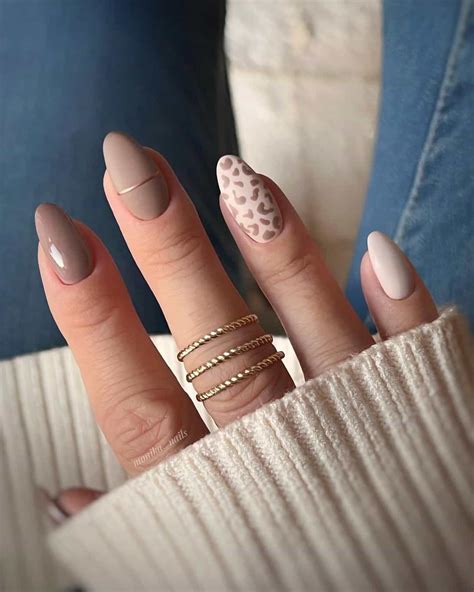 minimalist nail designs fall simple nails almond stylish nails gel