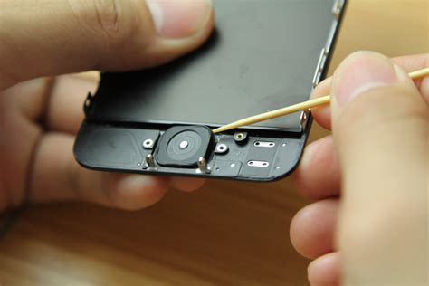 Apple iPhone 5s Screen Replacement and Removal - MyFixGuide