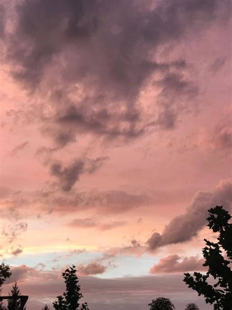sunset in Lipot, Hungary 🥥 | Pink clouds, Aesthetic wallpapers, Pink ...