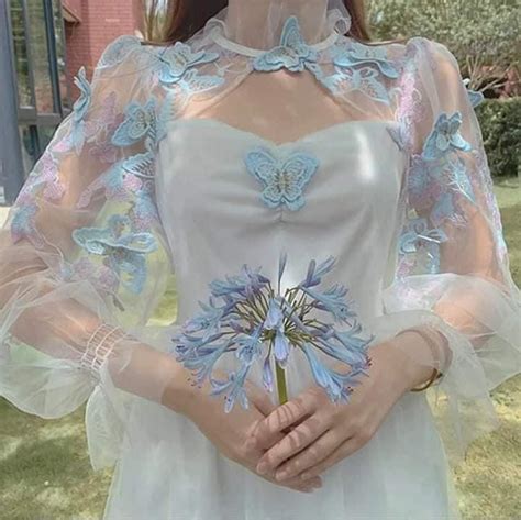 This dress is amazing. The post I saw it on said it was vintage. I don ...