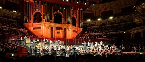 A Celebration of John Williams (London Symphony Orchestra, conducted by ...