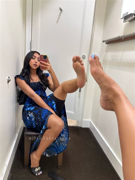 its Goddess Lana - Foot Adoration, Foot Fetish Directory and Foot