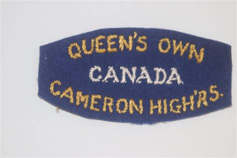 ORIGINAL WW2 CANADIAN QUEEN'S OWN CAMERON HIGHLANDERS CLOTH SHOULDER