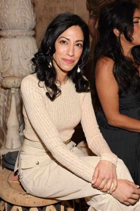 huma abedin net worth  rich   american political staffer
