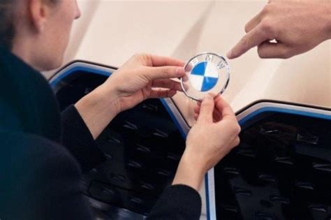 НА МОРЕТО | BMW смени логото си /ВИДЕО/