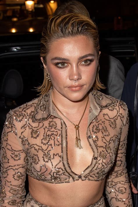 FLORENCE PUGH Arrives at Valentino Dinner in Paris 10/02/2022 – HawtCelebs