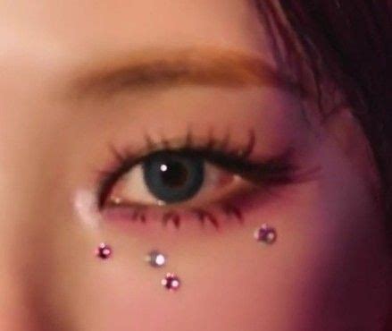 Pin di Poupée su Maquillage | Creativo