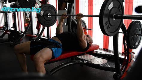 Избутване на щанга с тесен хват от лежанка за трицепс (Close Grip Bench ...