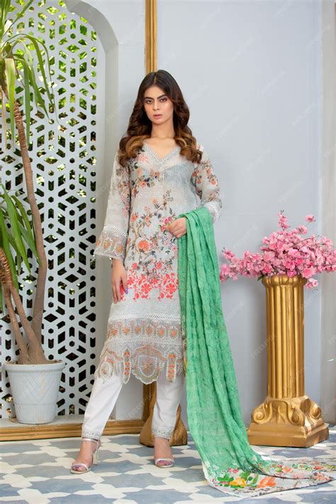 Hot Pakistani Fashion