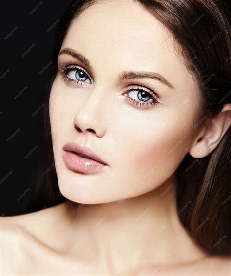 Free Photo | High fashion look.glamor closeup beauty portrait of