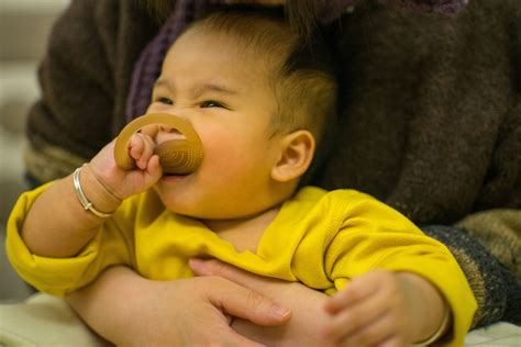 4 Tips to Help Relieve Teething Discomfort in Your Baby - Five Little Doves