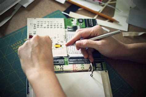 DIY Cardboard Binder - Amanda HawkinsAmanda Hawkins | Ahhh Design