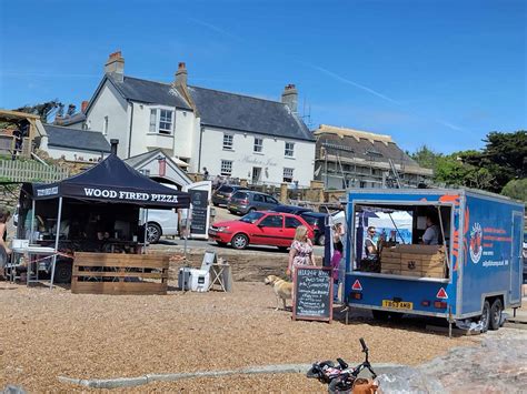 Guide to Seatown Dorset, Golden Cap Park, Food & Beach - Devon Tourist