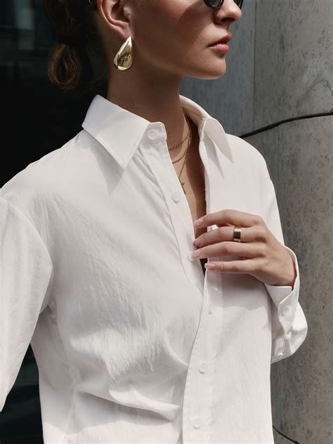 Свободная рубашка со складками спереди :: LICHI - Online fashion store