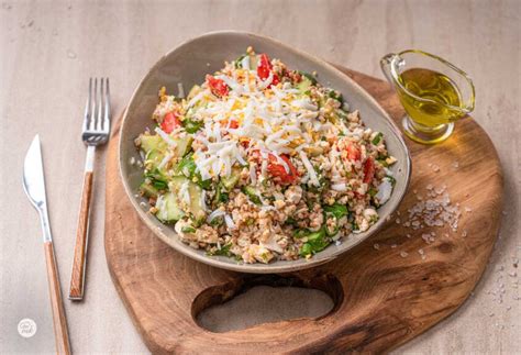 Салата с домати, краставици и елда от MateKitchen