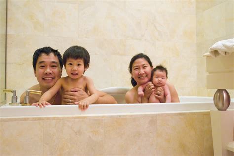 Family Bath Time | Elton Lin | Flickr