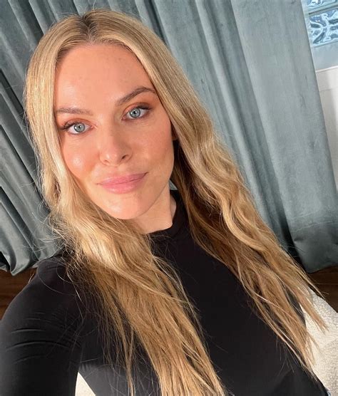 Leah McSweeney | MOB WIFE FOR LYFE. Subscribe and get ready for V Day