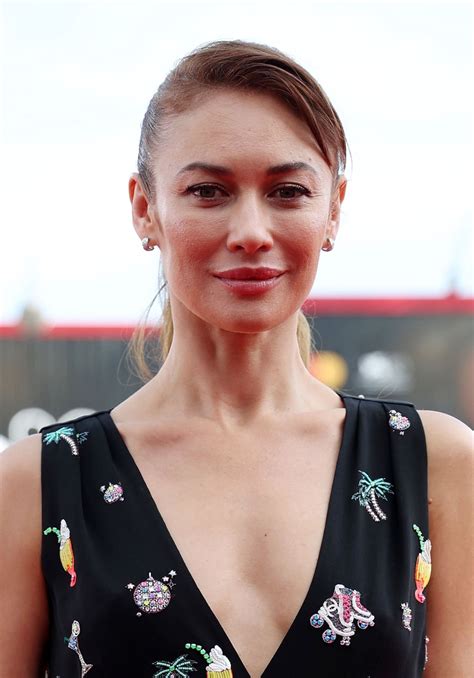 Olga Kurylenko - Página 2 - abroparaguas.com