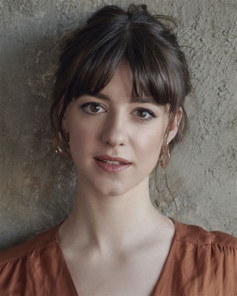 Daisy Edgar jones | Hairstyles with bangs, Long hair styles, Hair