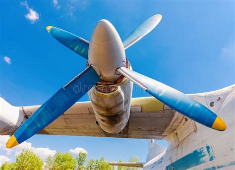 Турбины воздушных судн an-12 турбовинтового самолета старых советских ...