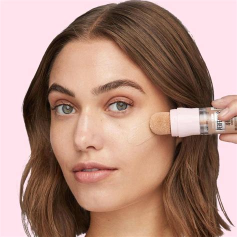 Instant Age Rewind Perfector 4-In-1 Glow Makeup - Maybelline | Glowing ...