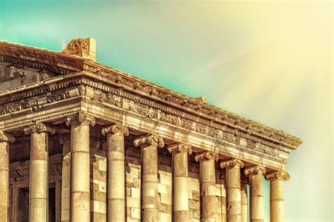 El único templo greco-romano de la antigua Unión Soviética | Grecas