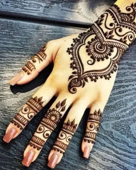 Top 15 Latest Bracelet Style Mehndi Designs To Inspire You