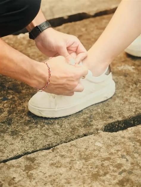 Romantis Abis, Ini 6 Potret Kebersamaan Sandrinna Michelle dan Junior