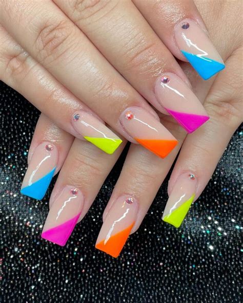 31 Trendy Summer Acrylic Nails - Kiwi & Plums