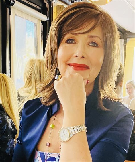 Janine Turner | Summertime, barefoot and bare back! First shot with