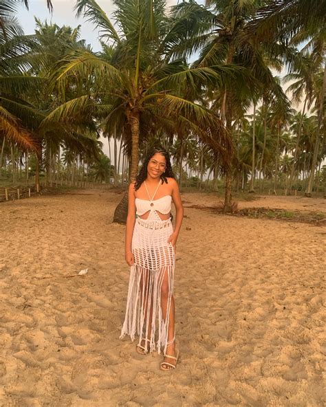 𝑫.𝑬𝑴𝑬𝑳𝑳𝒀 🤯 | 🌴☀️🌊 | Instagram