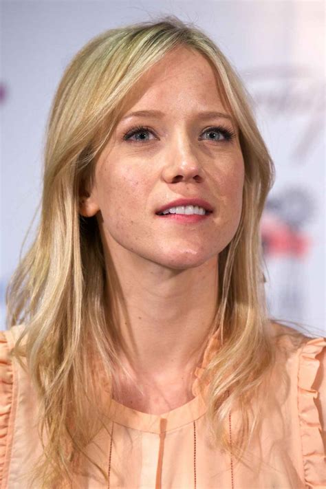 Jessy Schram – celebsla.com