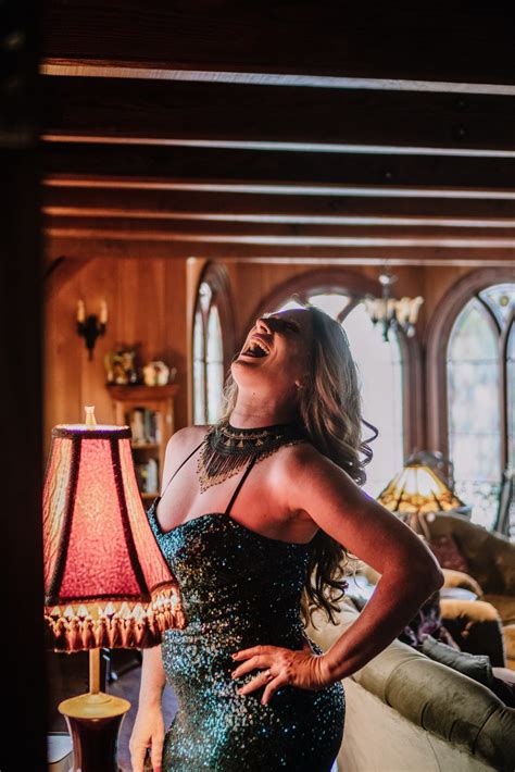 About - Elayne Kalila