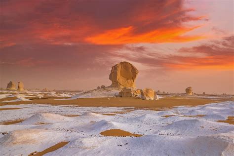 Magic Journey: White – Black Deserts & Crystal Mountain