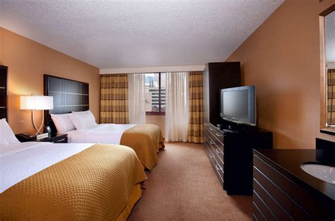 EMBASSY SUITES CHICAGO - DOWNTOWN CHICAGO | GREAT PRICES, BOOK AND SAVE