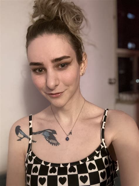 TW Pornstars - Aoife 🐝 Bee. Twitter. it's my roommates birthday today