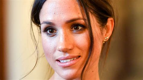 Royal Experts Reveal: The Truth About Meghan's Mole on Twitter - 0d9n5iu