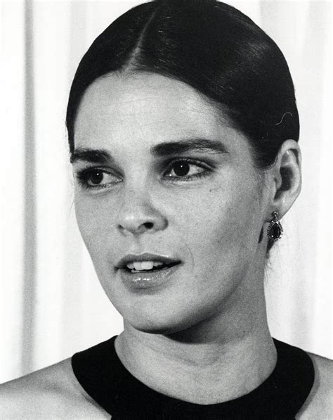 Ali MacGraw Retired in a Town Where People Respect Her Privacy while