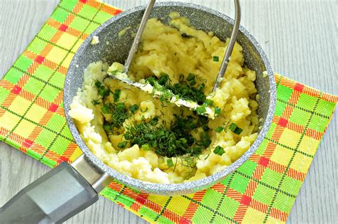 Картофельное пюре с зеленью и молоком рецепт с фото пошагово ...