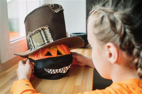 tips   safe halloween  year nemours blog