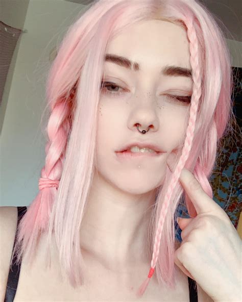 Saekkico | Teach me a word in a different language | Instagram